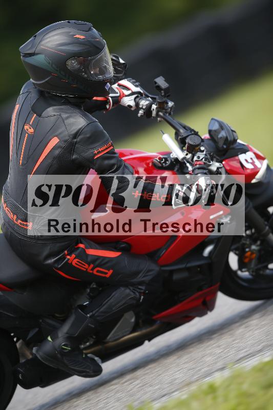 /Archiv-2024/29 12.06.2024 MOTO.CH Track Day ADR/Gruppe blau/36